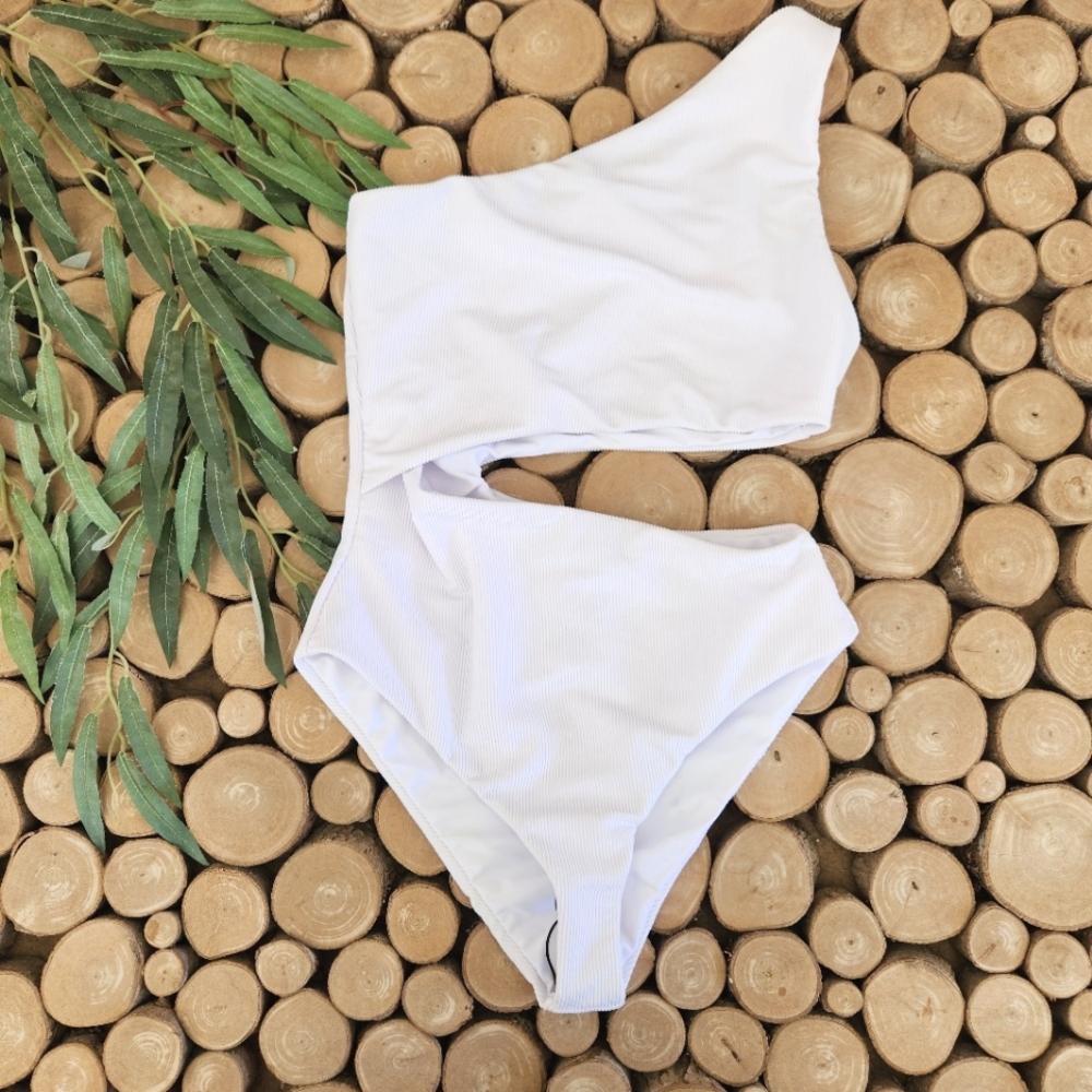 NWOT Beach Riot Celine One-Piece Ribbed Cutout Swimsuit - Picture 2 of 5